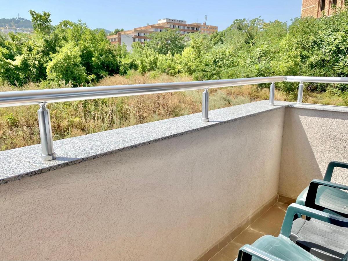 Cozy & Modern 1Br Apart For 4 Guests Next To Medical University & Free Parking Stara Zagora Exterior foto